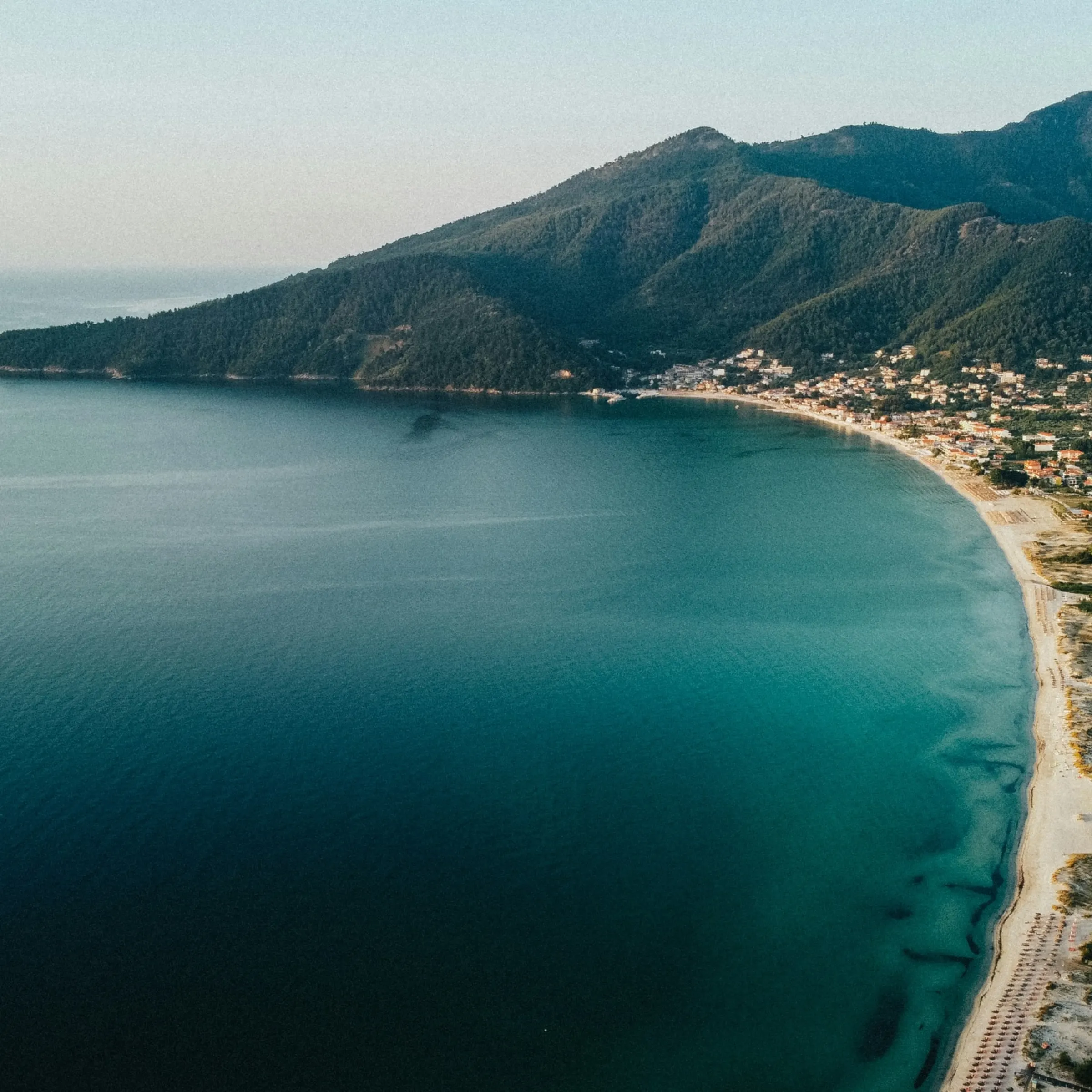 &Chi;&rho;&upsilon;&sigma;ή &Alpha;&mu;&mu;&omicron;&upsilon;&delta;&iota;ά (Golden Beach)